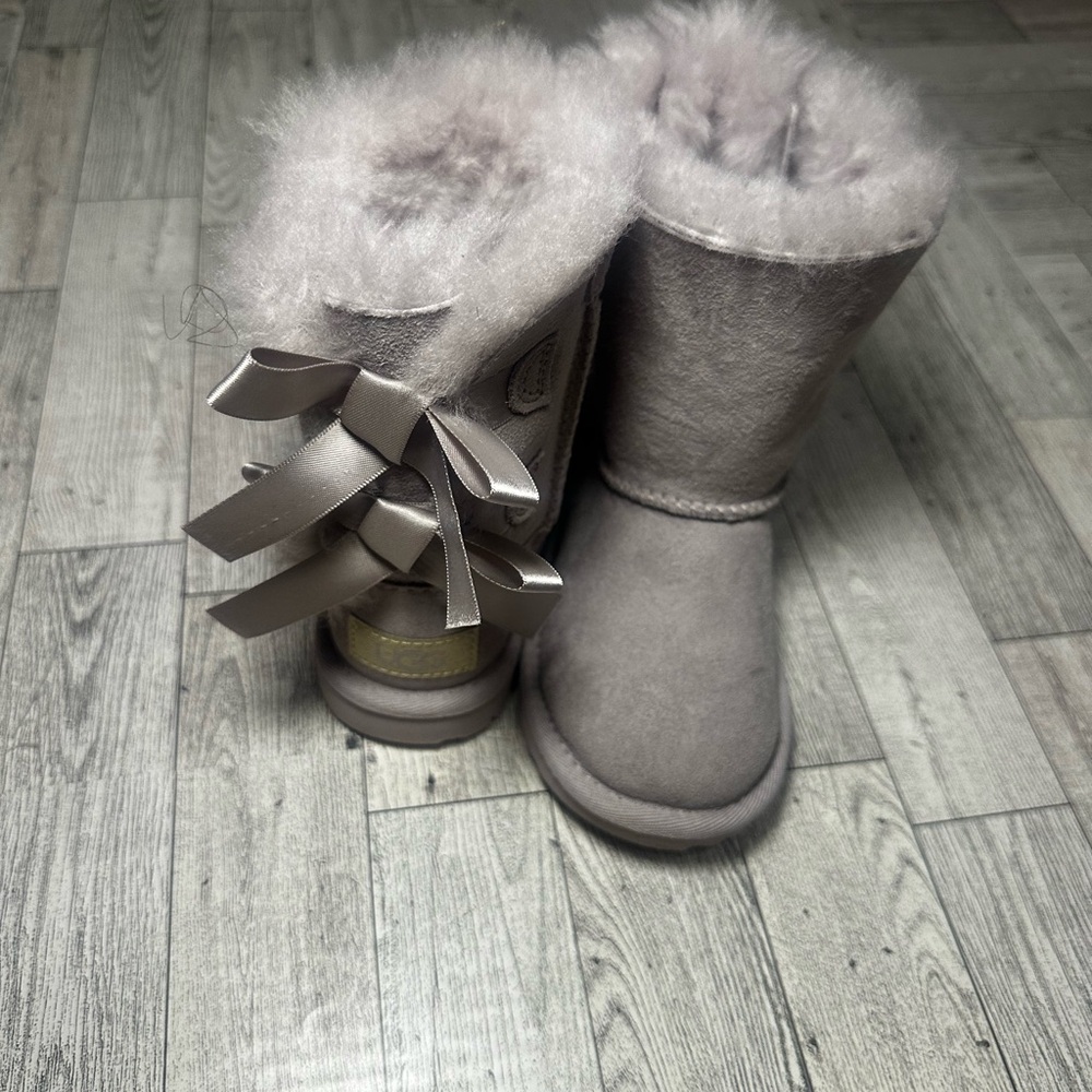 UGG Soft Purplish Gray Fur Boots. Size 8C - Picture 5 of 11